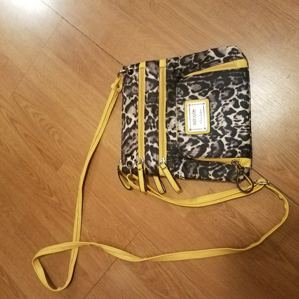 Medium crossbody bag